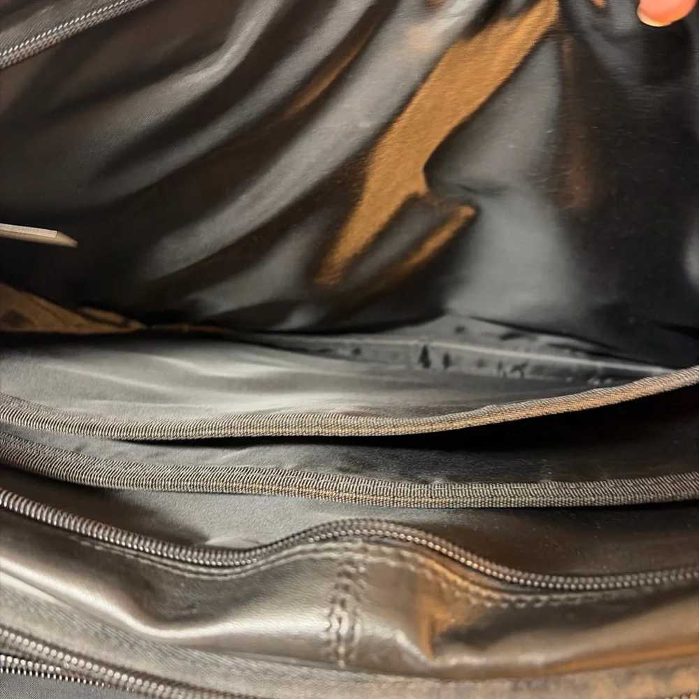 Samsonite Black Leather Expandable Briefcase Laptop 17 inch Business Travel